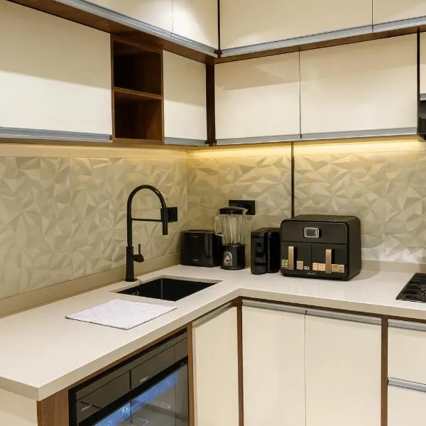 다렐 베이다에 위치한 호텔 Modern Luxury Apartment 3 Min from Algiers Aiport