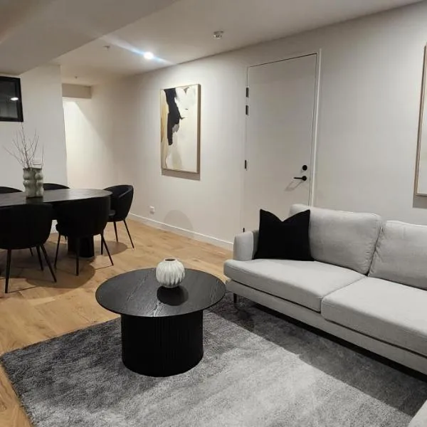 Absolute Collins Apartments: Melbourne şehrinde bir otel