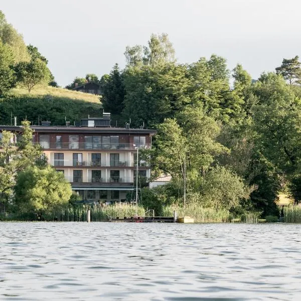 Seehotel Restaurant Lackner, hotel in Weissenkirchen im Attergau