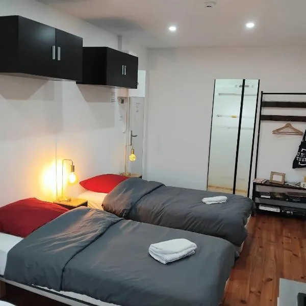 Appartement Parking Wifi Terrasse cosy, hotel in Condé-sur-Sarthe