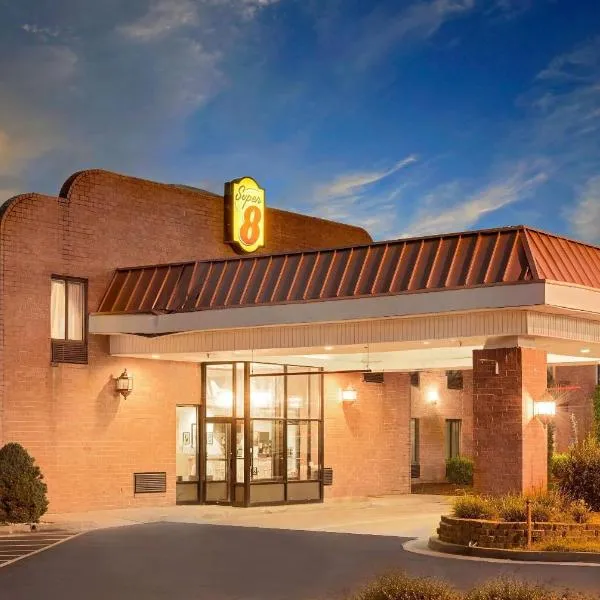 Super 8 by Wyndham Metropolis, hotel in Metropolis