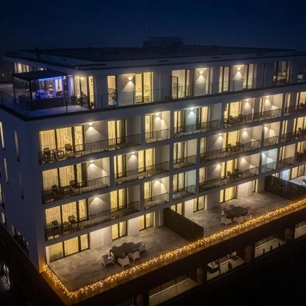 KOA - Aparthotel, ξενοδοχείο στο Μπρασόβ