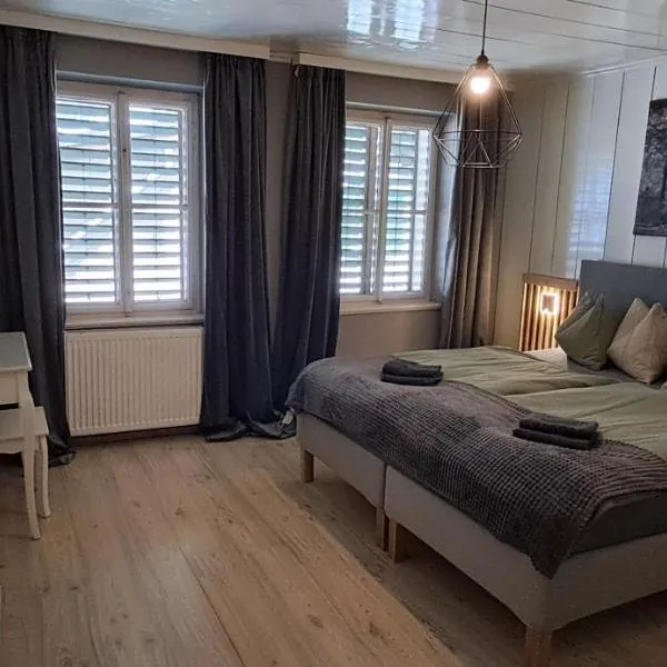 XXL Cosy apartments Villa Goisern, centre with mountain view, hotel u gradu Bad Gojzern
