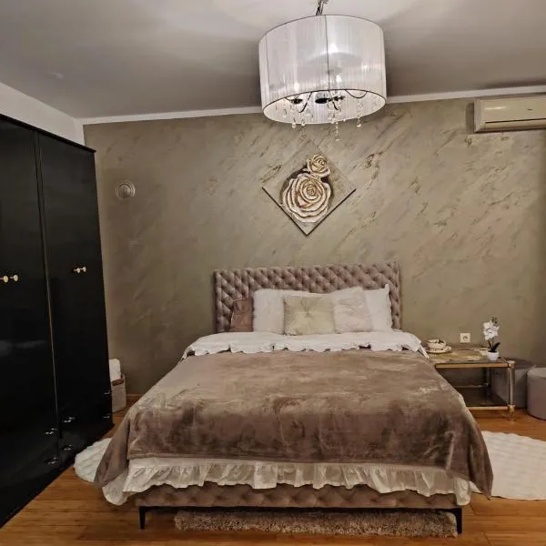 Roza, khách sạn ở Ruma