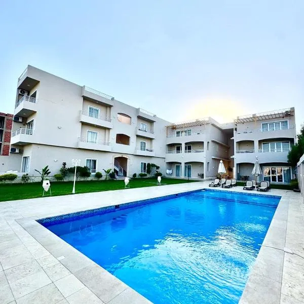 Royal Nile Villa - Luxury Nile View Apartment 1, отель в Луксоре