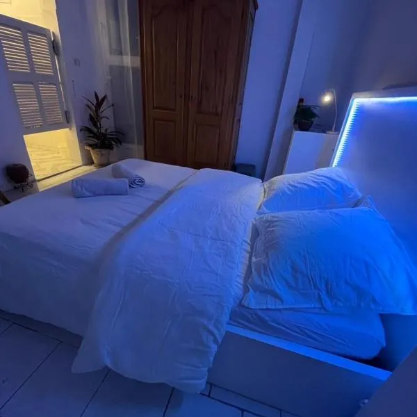 Chambre double meublée、ンブールのホテル