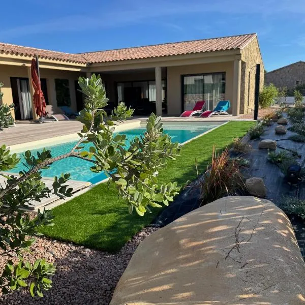 Casa Nostra Villa Récente Climatisée - Piscine Chauffée, hotel in Lecci