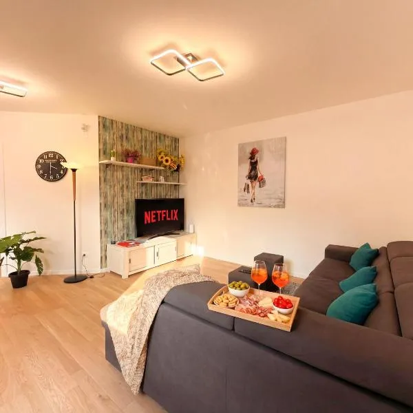 ISEO LAKE ESCAPE - 2BR, Terrace, Air Conditioning & Fast Wi-Fi, hotel u gradu 'Iseo'