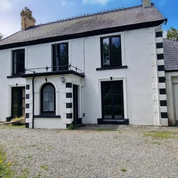 Llanfair Hall, Dog Friendly, Cinema, Games Room, Hot Tub, hotel en Llanfairpwllgwyngyll