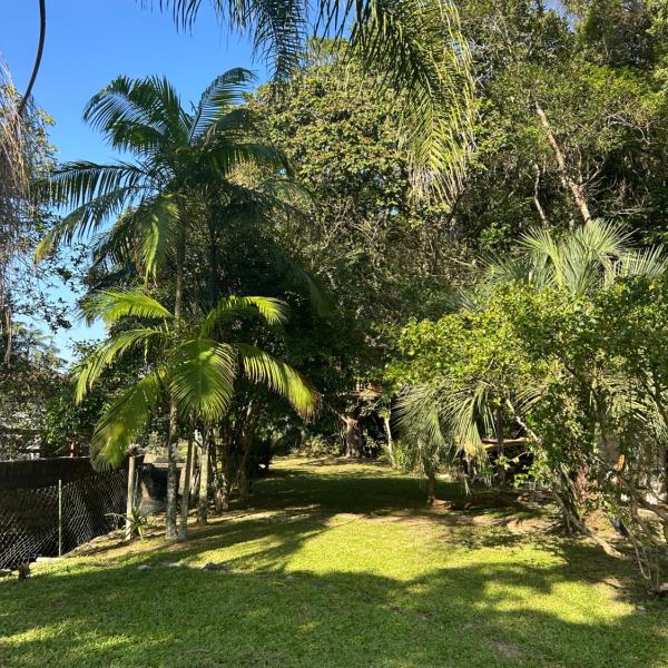 Casa Espaçosa com Piscina, Churrasqueira e Área verde em Sambaqui ao Lado da Praia - Floripa - Foto 2