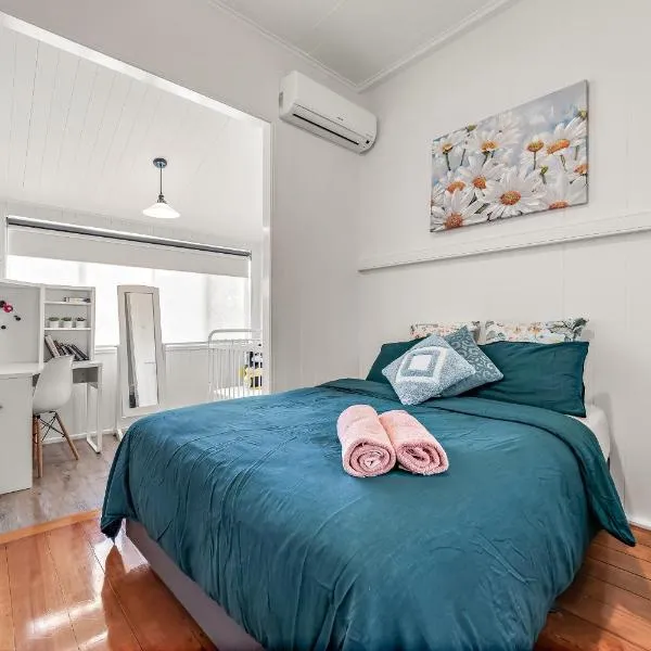Spacious and Charming Queenslander in Ipswich, hotel en Bundamba