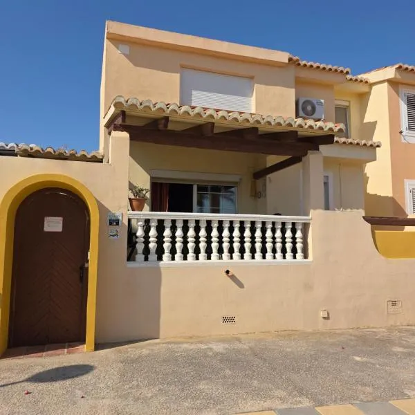 Bungalow con piscina 28, Hotel in Gran Alacant