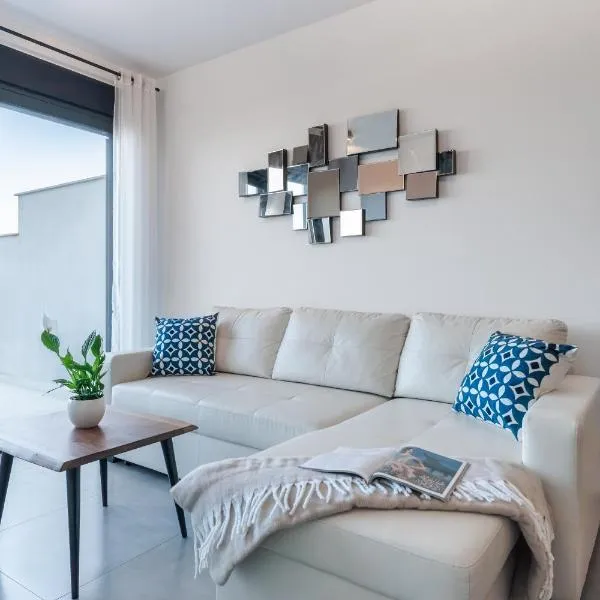 Modern Sea View Apartment, hotel a Gran Alacant