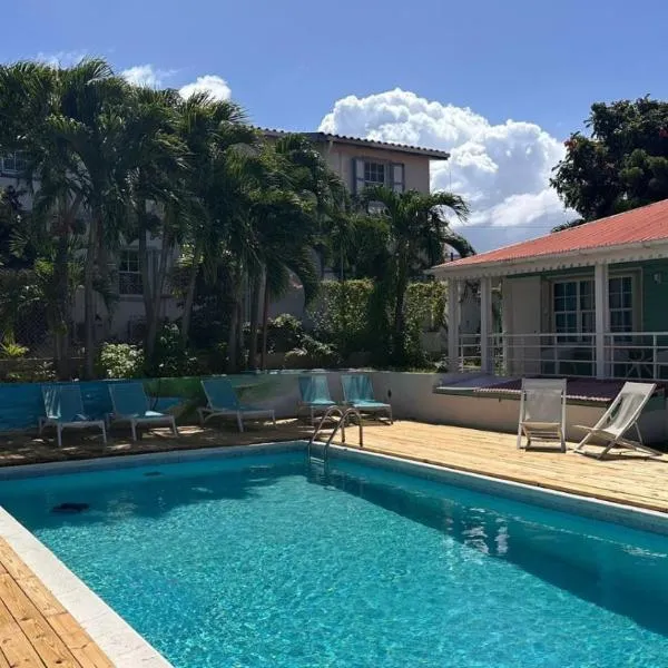 Talk of the Town Inn & Suites - St Eustatius、オラニエスタッドのホテル