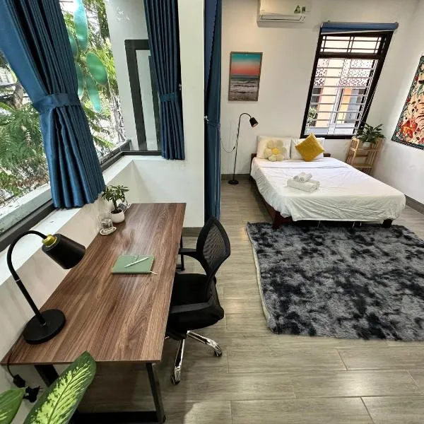 Mandala Living - Cozy 5-Bedroom House, hotel in Da Nang