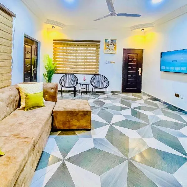 Cosy spacious 2 bedroom Apt for family holiday stay, hotel v destinaci Accra