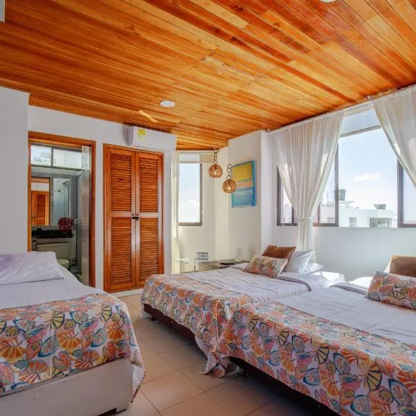 Habitación para 3 a una cuadra de la playa y bahía, hotel in Cartagena de Indias