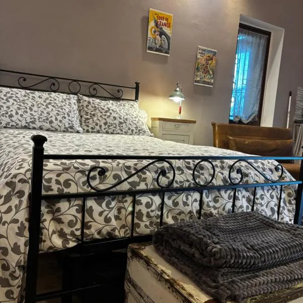 Cà del Prete country room by Cà degli Ovi, hotel v destinaci Valenza