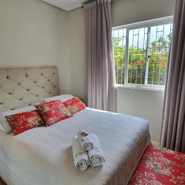 Casa aconchegante 5 minutos da praia a pé Cozy house 5 minutes from the beach on foot - Foto 2