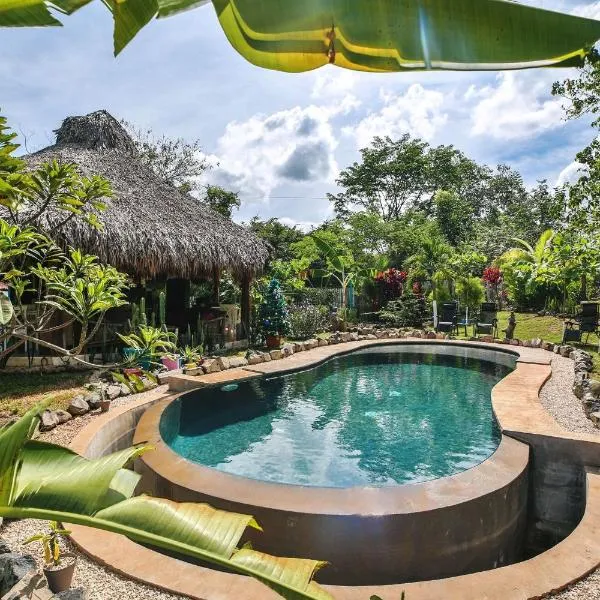 Glamping Hotel Flor y Bambu, ξενοδοχείο σε Playa Grande