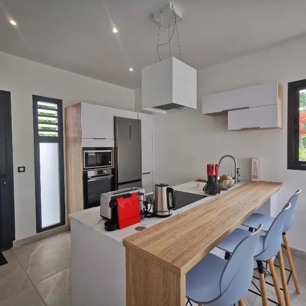 Swiiti 3 étoiles - 2 chambres - Deshaies centre, ξενοδοχείο σε Deshaies