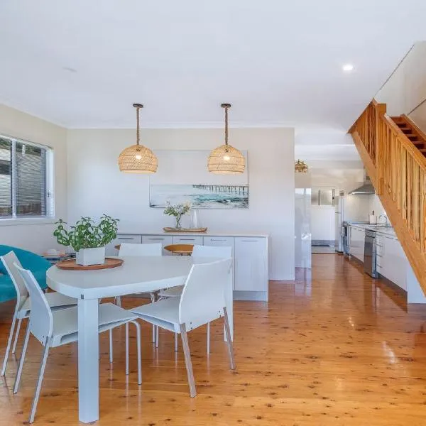 'Pretty Beach Bay Vista' by HolidayCo, hotel v destinaci Pretty Beach