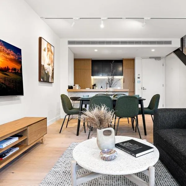 Stylish 3-Bed Townhouse in Vibrant Fitzroy, hotel din Melbourne