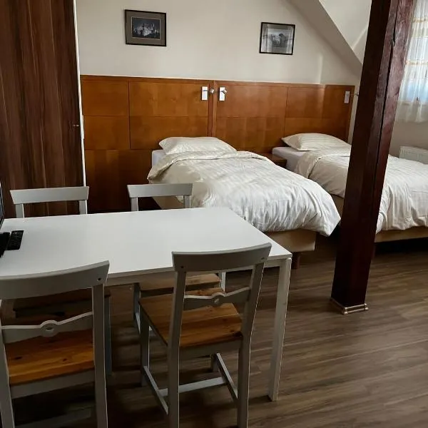 Penzion V Zatáčce, hotel en Pilsen