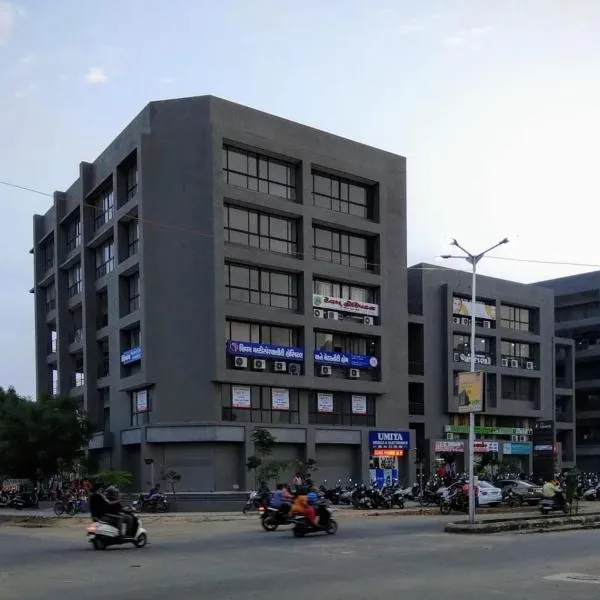 Hotel Hill Town, hotel di Ahmedabad