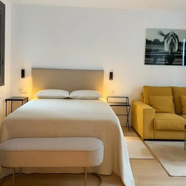 Beachside Coruña Apartments, hotel in A Coruña