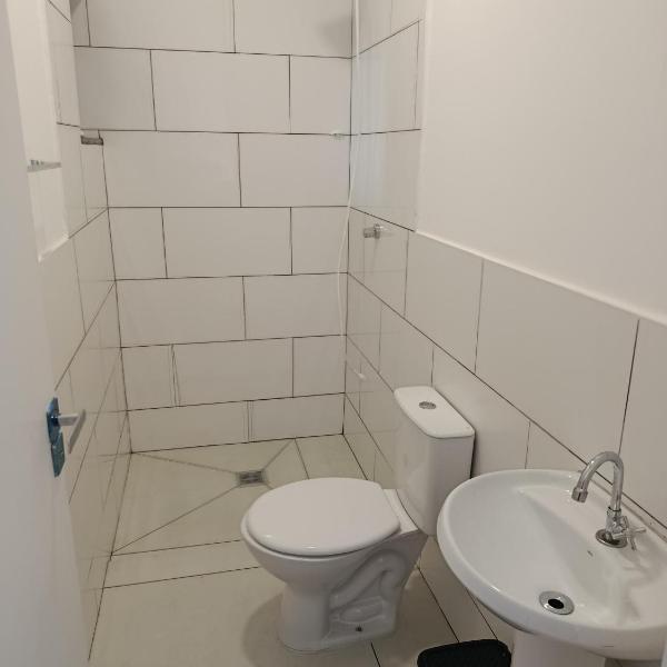 Casa recém inaugurada, em condomínio, a 750 m do mar - Foto 3