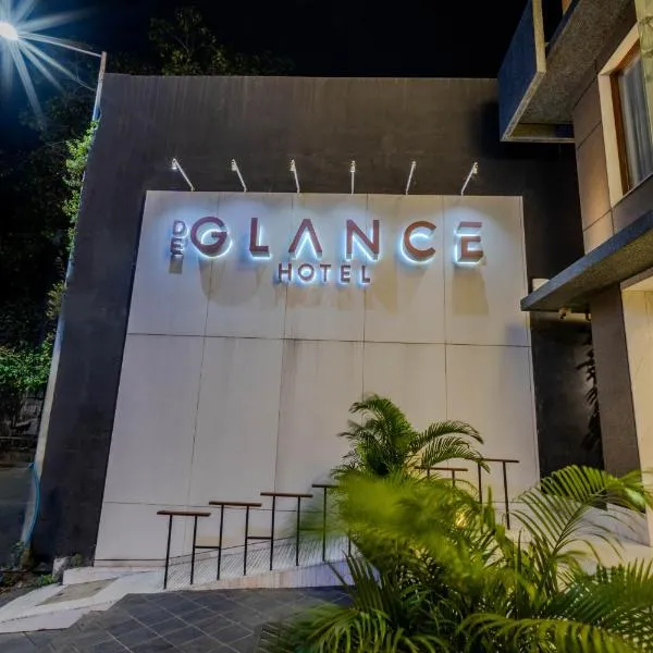 De Glance Hotel, Near Surat Railway Station, ξενοδοχείο στο Σουράτ