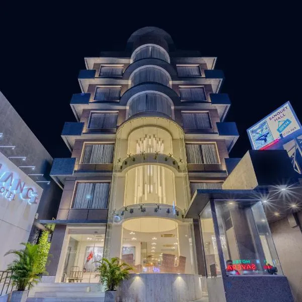 De Glance Hotel, Near Surat Railway Station, hotel in Surat