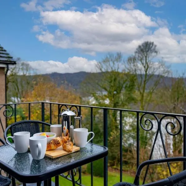 Windermere Luxury Lake View Hideaway, Pet Friendly, Free Parking, hotel in Bowness-on-Windermere