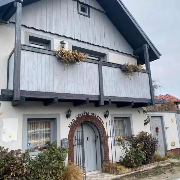 NAD STARÝM SKLEPEM, hotel in Valtice