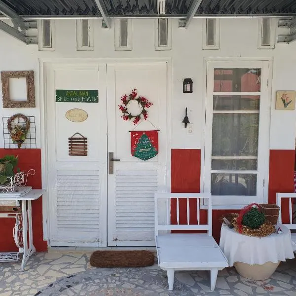 Ruma Kaca Simanindo Bed&Breakfast, hotel en Ambarita