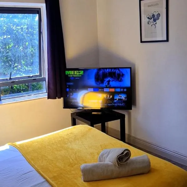 Contemporary 2 bedroom apartment in limerick city, hotel in Limerick