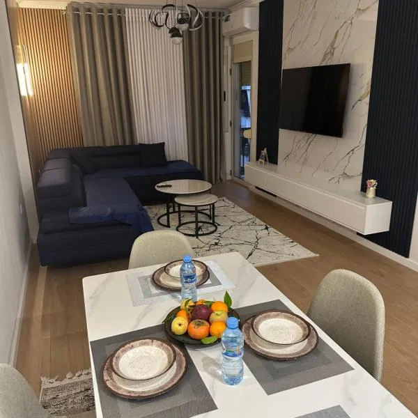 Steisi Luxe Apartment Tirane, hotel v destinácii Tirane