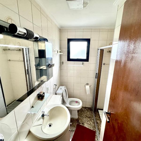 Apartmento Astúrias! Ar Varanda Vaga de Garagem 2 Quartos 100m2! 2 Qdas da Praia! - Foto 3