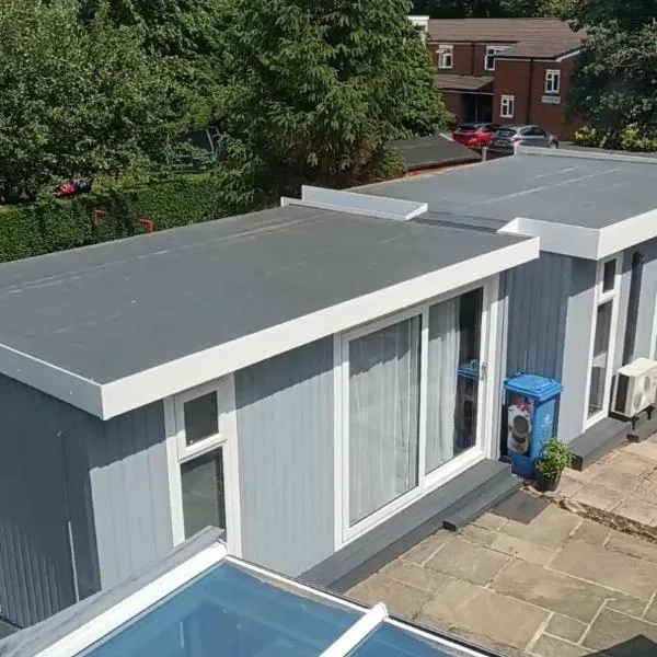 Peaceful Guesthouse, Sleep up to 4, Free Parking, Wi-Fi, Private entrance, Derby City, hotel di Derby