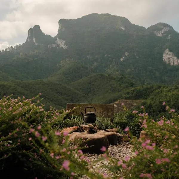 Camping phutajoy Khaosok แคมป์ปิ้งภูตาจ้อยเขาศก, hotell i Ban Thung Lang Tham