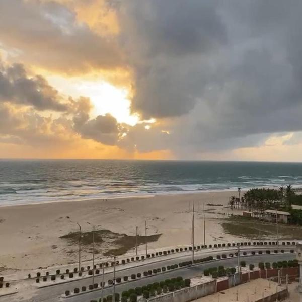 Ap Praia do Futuro - Fortaleza, pé na areia
