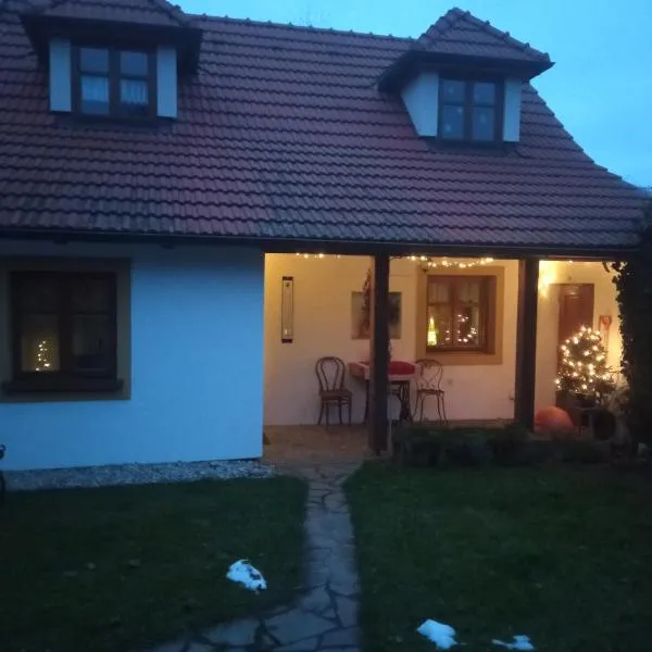 Pension Fanlor, hotel in Zubčická Lhotka
