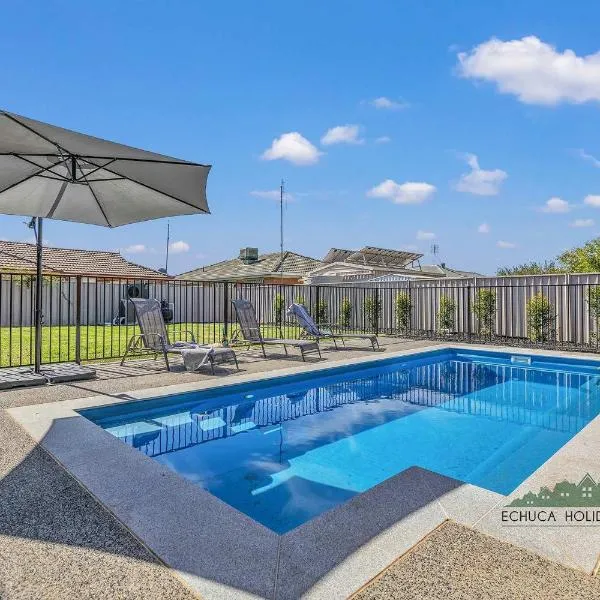 Central Echuca Escape, Heated Pool, 3 BDR, hotel u gradu 'Echuca'