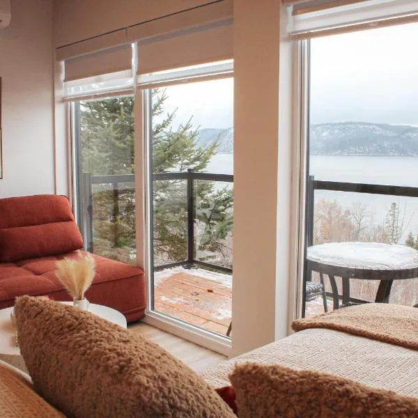 Refuge du Fjord, hotel in Saguenay