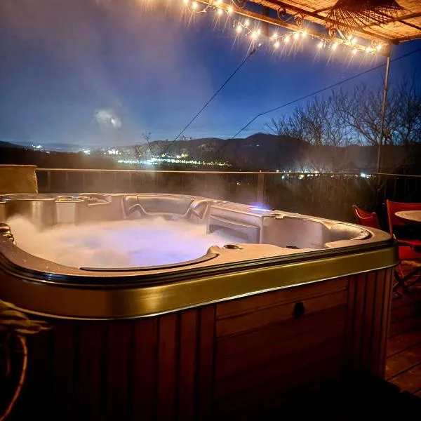 Le Mas du Rochet - Gîte à la campagne avec spa privé - 2 à 4 pers, hotel a Mirmande