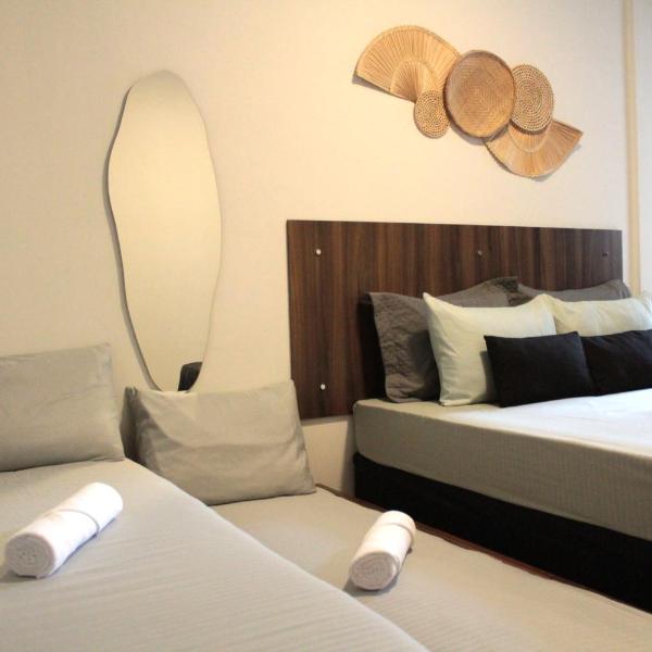 2 Quartos com Varanda sendo 1 Suíte, Cozinha completa, Vista Mar - Condomínio Frente Mar, Lazer completo com Piscina coberta e aquecida, Estacionamento, Portaria 24h - Apto indicado para Grupos, Famílias e Hóspedes a Trabalho, Praia da Guilhermina - Foto 2