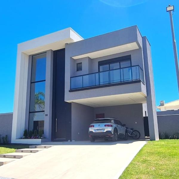 Casa de luxo com 4 Suites Praia dos Ingleses, SC