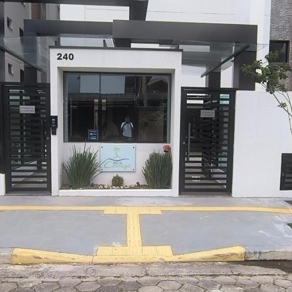 Apartamento - Praia Martins de Sá - 50 metros da praia