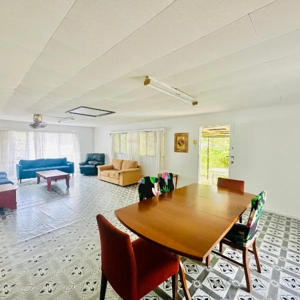 Ocean Cottage - Entire Place in Nukualofa Town Center，位于努库阿洛法的酒店